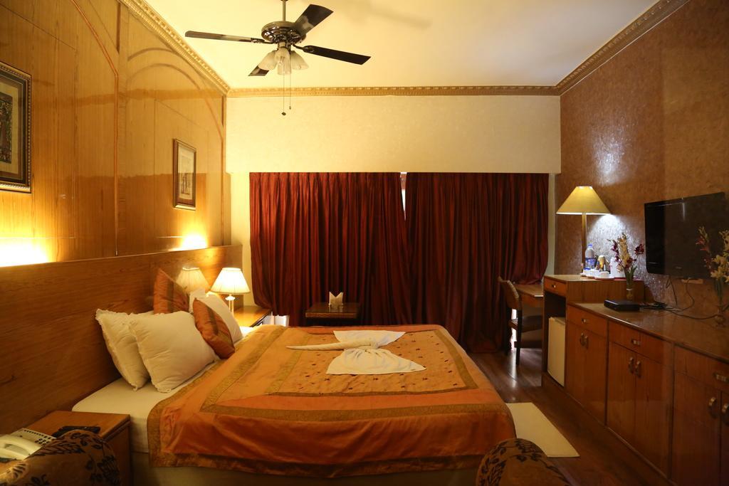 Meuse Jupiter Business And Luxury Hotel Nashik Chambre photo