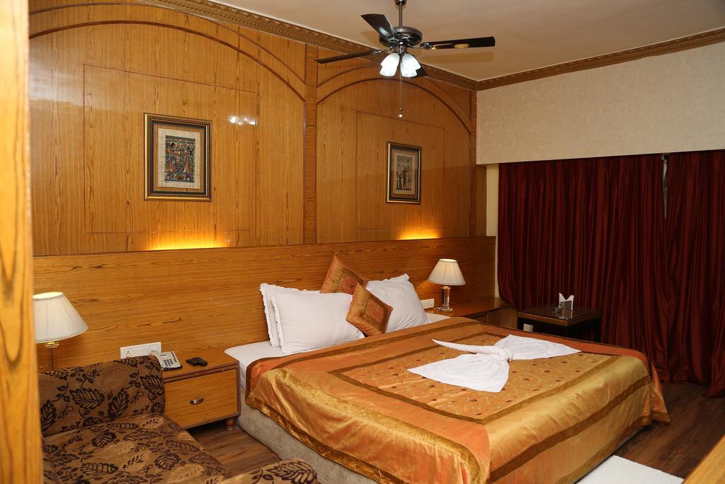 Meuse Jupiter Business And Luxury Hotel Nashik Chambre photo