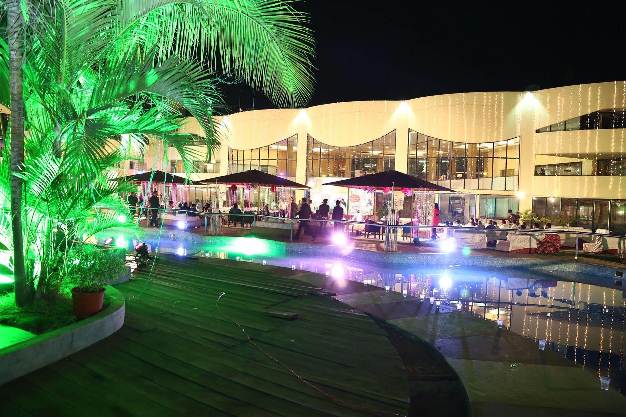 Meuse Jupiter Business And Luxury Hotel Nashik Extérieur photo
