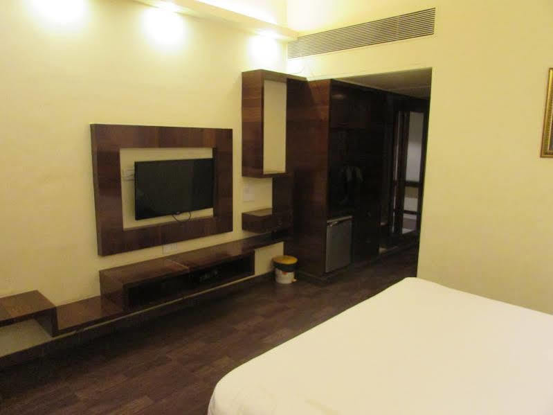 Meuse Jupiter Business And Luxury Hotel Nashik Extérieur photo