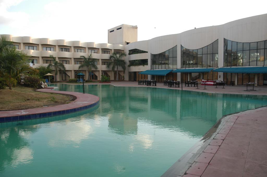 Meuse Jupiter Business And Luxury Hotel Nashik Extérieur photo